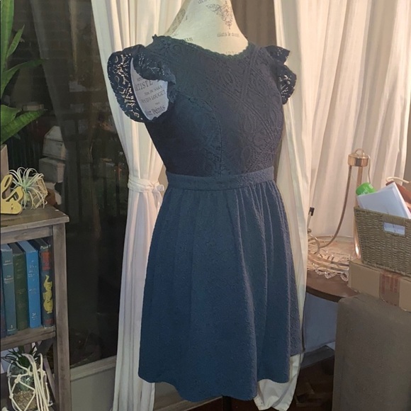 Xhilaration dark green lace flutter sleeve dress S​ - Picture 3 of 13